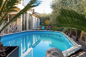 Holiday House with Pool Villa Seabird
