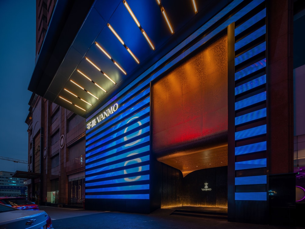 VANMO Hotel