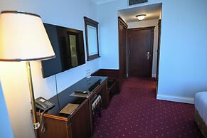 Stone Bridge Hotel