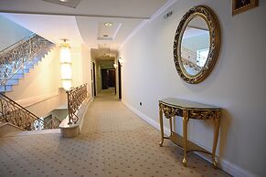 Stone Bridge Hotel