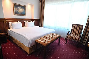 Stone Bridge Hotel