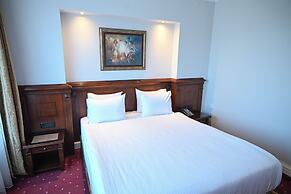 Stone Bridge Hotel