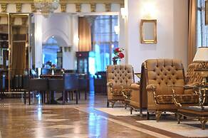 Stone Bridge Hotel