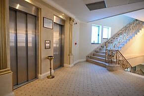 Stone Bridge Hotel