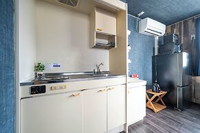 SILK COURT 405