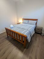 Immaculate Entire House in Chermside West 2-beds