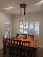 Immaculate Entire House in Chermside West 2-beds