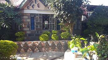 Nuru Palace Hotel