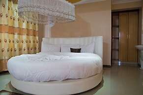Nuru Palace Hotel
