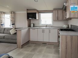 Caravan B8