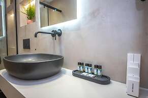 Noam Luxury Hotel