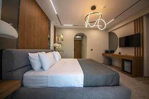 Noam Luxury Hotel