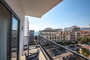Noam Luxury Hotel