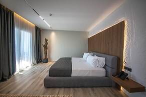 Noam Luxury Hotel