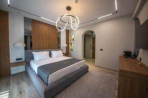 Noam Luxury Hotel