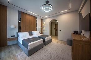 Noam Luxury Hotel