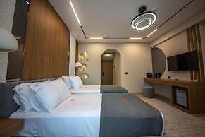Noam Luxury Hotel