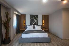Noam Luxury Hotel