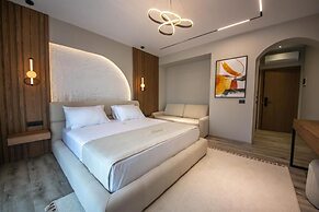 Noam Luxury Hotel