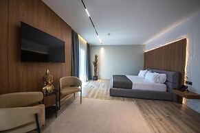 Noam Luxury Hotel