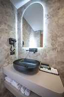 Noam Luxury Hotel