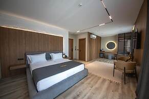Noam Luxury Hotel