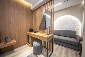 Noam Luxury Hotel