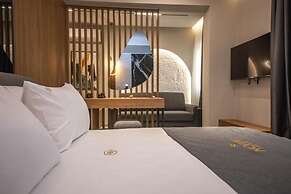 Noam Luxury Hotel