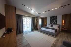 Noam Luxury Hotel