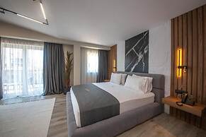 Noam Luxury Hotel