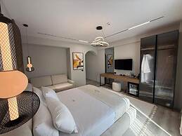 Noam Luxury Hotel