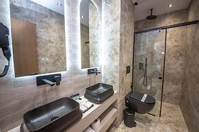 Noam Luxury Hotel
