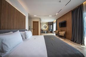 Noam Luxury Hotel