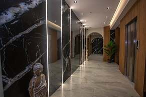 Noam Luxury Hotel