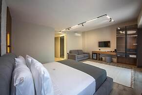 Noam Luxury Hotel