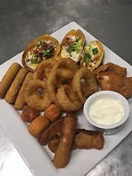 Arnold's Cove Inn