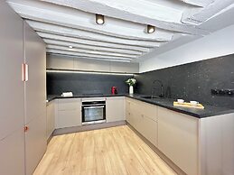1533 Petites écuries