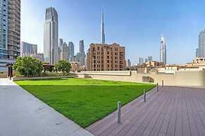 Vogue | Downtown near Dubai Mall | Burj Khalifa