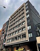 Majestic Loft w/ Balcony