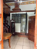 HOTEL LOS ESCUDOS