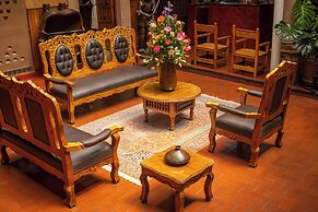HOTEL LOS ESCUDOS