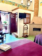 HOTEL LOS ESCUDOS