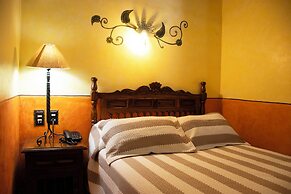 HOTEL LOS ESCUDOS