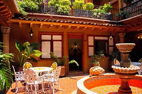 HOTEL LOS ESCUDOS