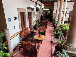 HOTEL LOS ESCUDOS