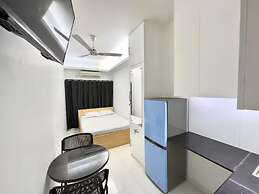 250 sqft 2 Studio Apt Pool and Sauna