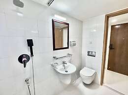 250 sqft 2 Studio Apt Pool and Sauna