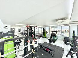 250 sqft 2 Studio Apt Pool and Sauna