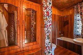 Moustache Houseboat Srinagar