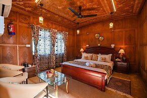 Moustache Houseboat Srinagar